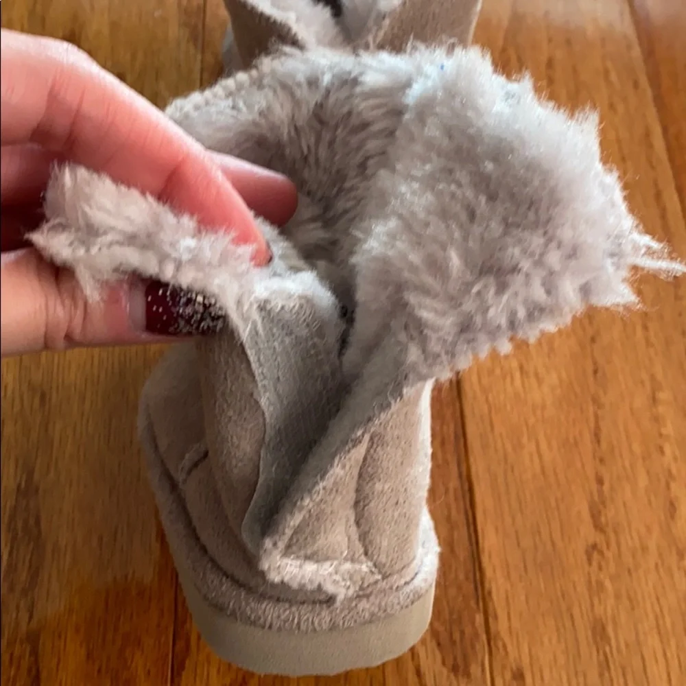 Baby girl fur lined boots